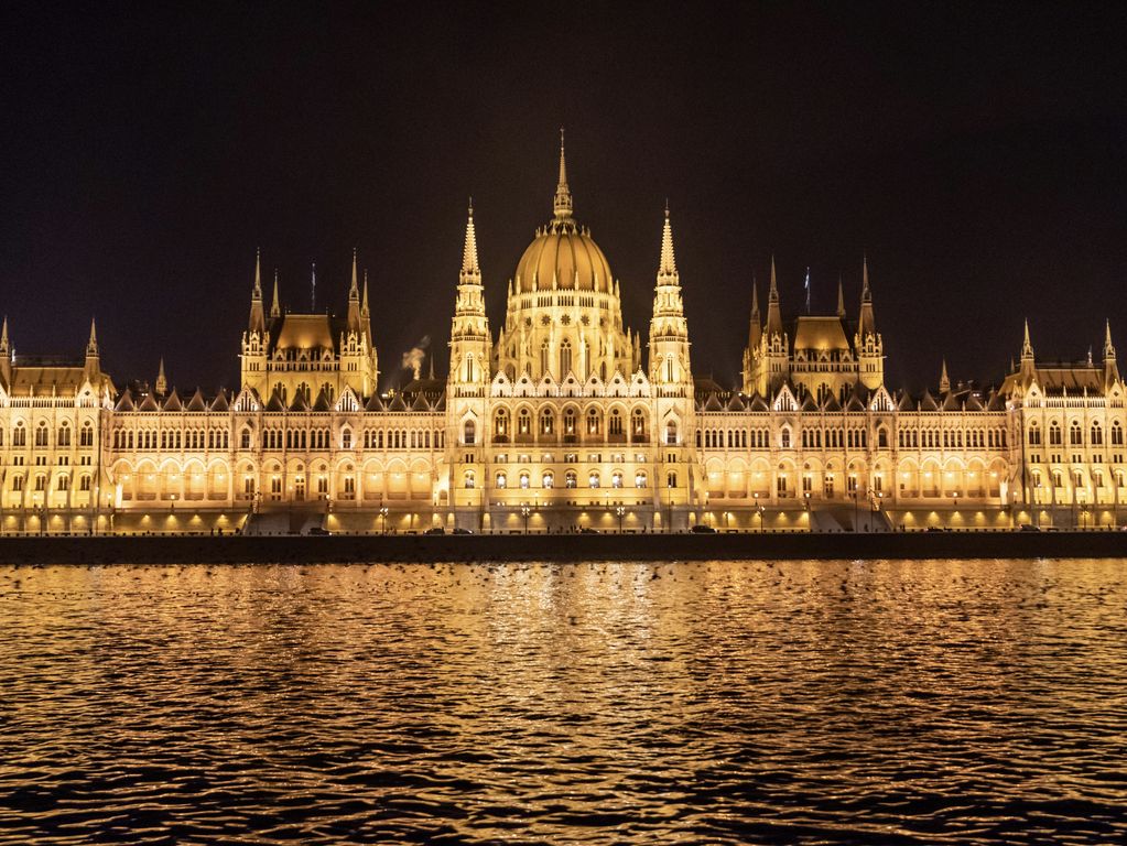 Parlementsgebouw in het donker, Boedapest